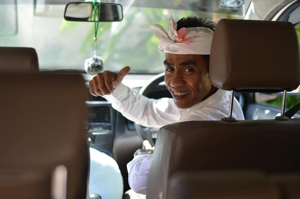 Private Driver vs Chauffeur in Bali: What’s the Difference?