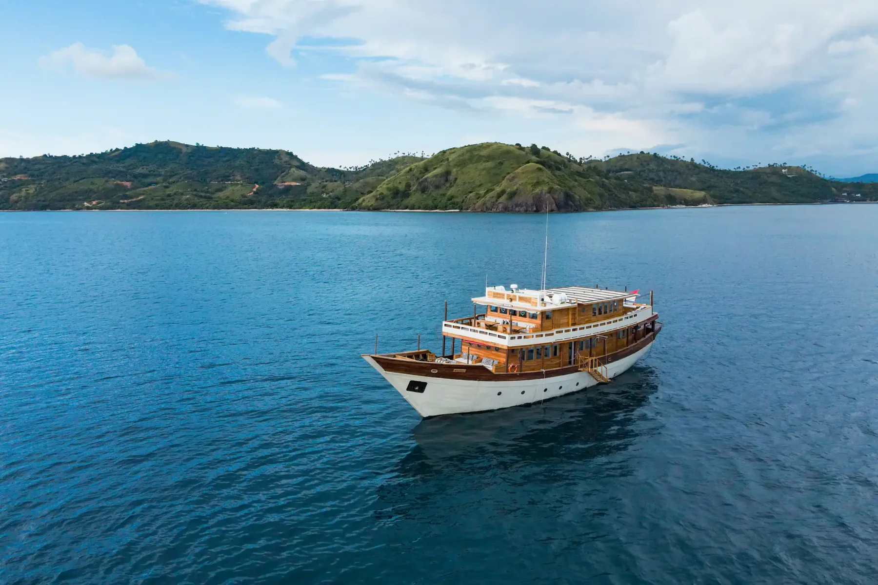 Mischief — exterior and life on board